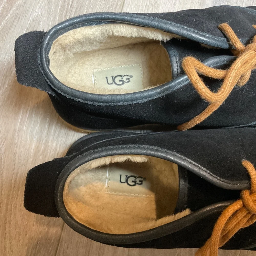 UGG Maksim Chukka Boot Black Suede  Size 10 Like New